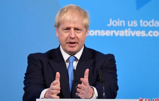 <b>美国或欧盟？英首相约翰逊将在G7峰会“夹</b>