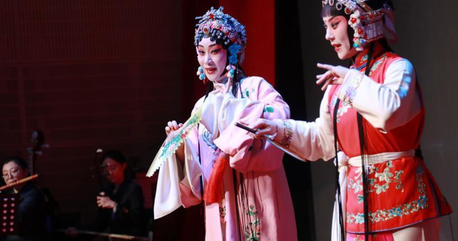 <b>无极4最大总代上海昆剧团在布鲁塞尔出演《牡丹</b>