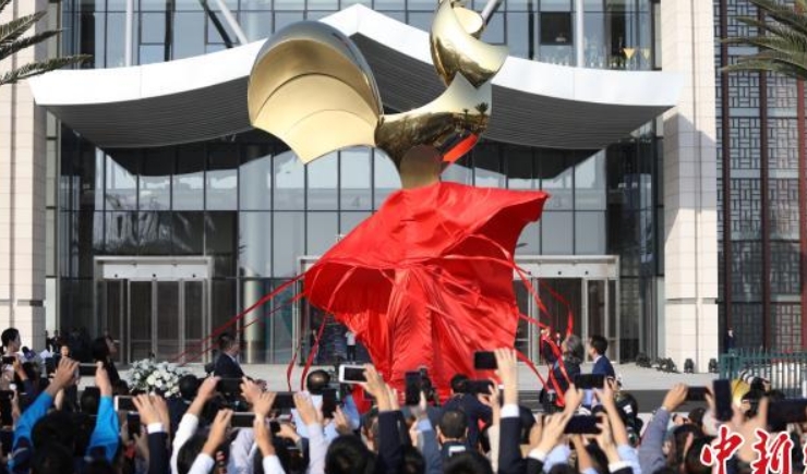 <b>无极4荣耀总代联系方式金鸡雕塑在厦门揭幕 有望</b>