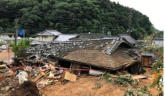<b>日本熊本县暴雨致49人死 无极4平台九州122万人接</b>