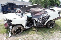 <b>马来西亚摩托车与无极多少年了轿车相撞 致两名</b>