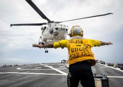 <b>美国海军生日当天无极4测速 美军驱逐舰与日本准</b>