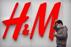 <b>H&M“优美”袍子的内里 极4平台地址早已爬满虱子</b>