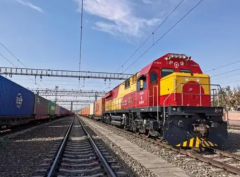 <b>新疆铁路年内货运量达1.753亿吨 无极4总代理提前</b>